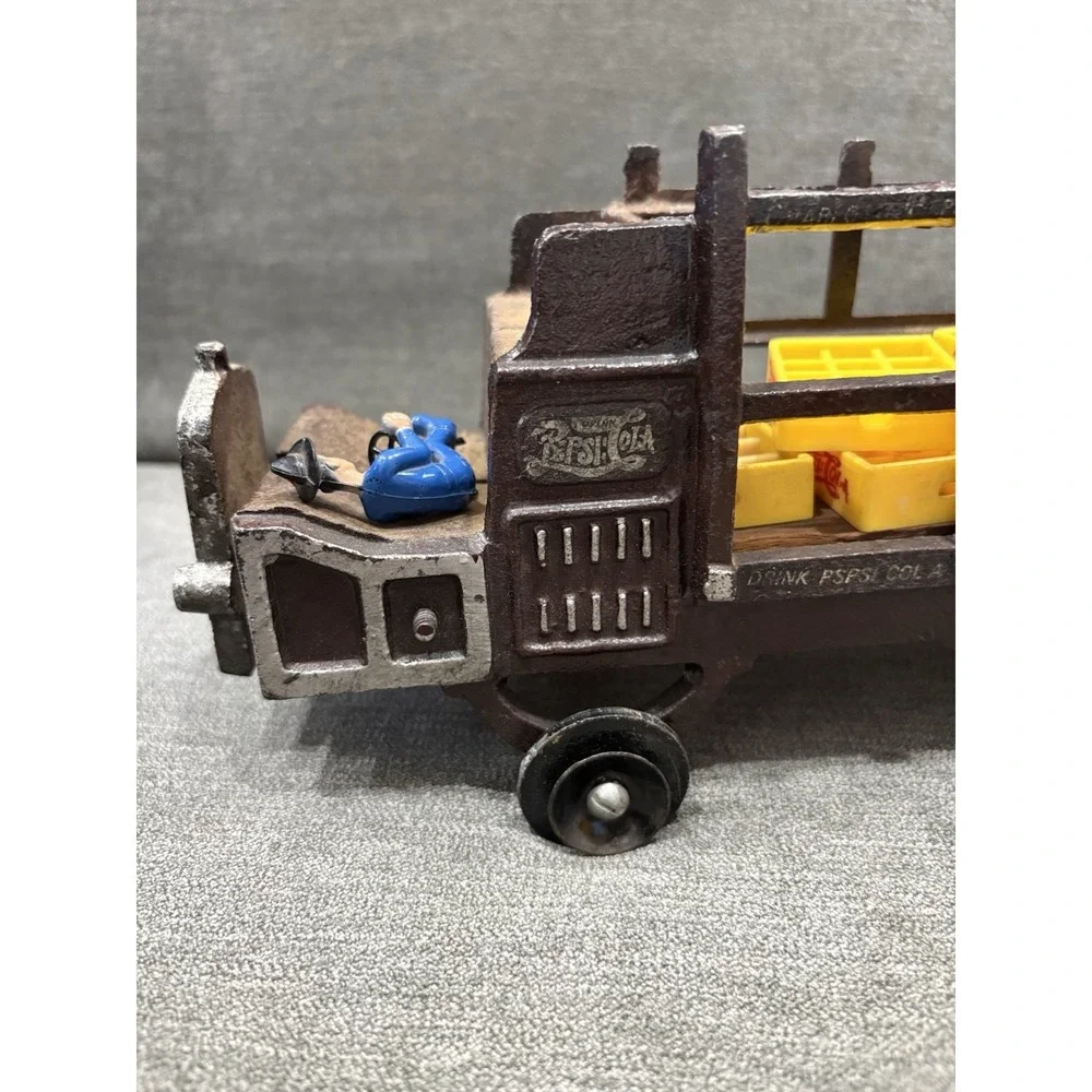 CAST IRON VINTAGE‎ PEPSI COLA DELIVERY TRUCK WAGON W/SODA CRATES